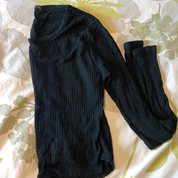 Brandy Melville Sweaters - Ribbed Black Sweater